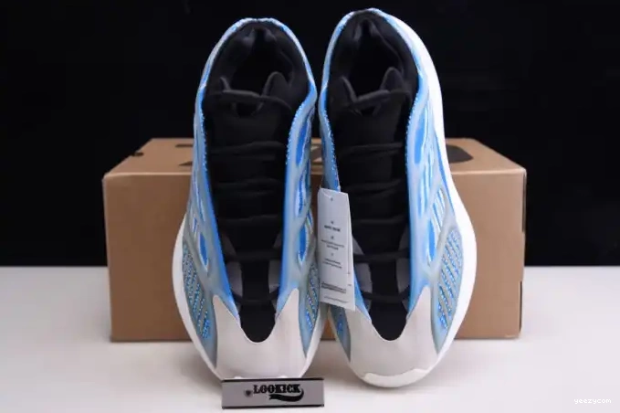 THE ADIDAS DARK IN G54850 V3 YEEZY GLOW 700 0601